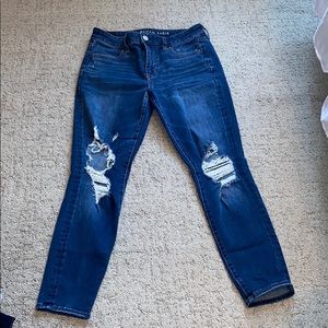 American Eagle distressed jegging